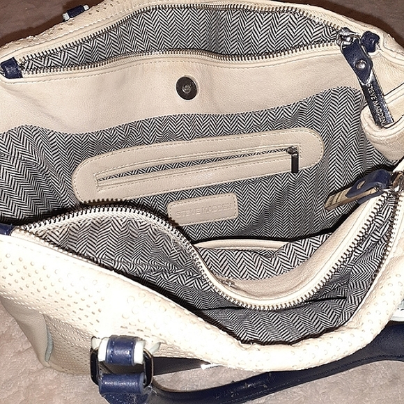 Steve Madden large Tote Shoulder Bag - Picture 6 of 15